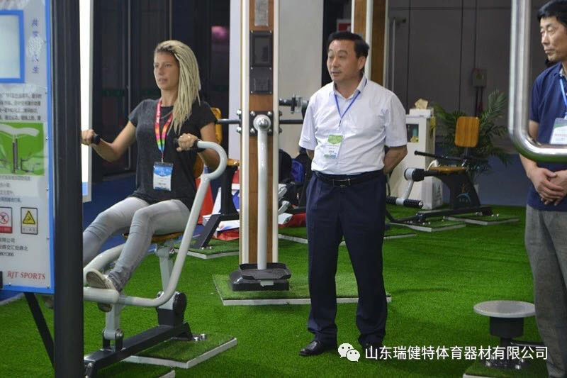 瑞健特二代智能健身路径亮相2019上海体博会(图1)